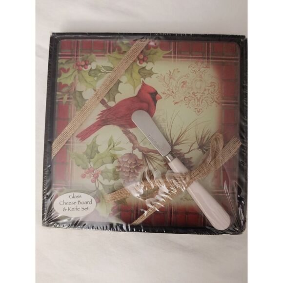 Cardinal Wreath 8"x8" Glass Cheeseboard & Knife Set. - Picture 4 of 4